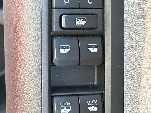 Used 2024 Jeep Compass Latitude image 23