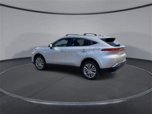 Used 2021 Toyota Venza XLE w/ Softex Package image 6