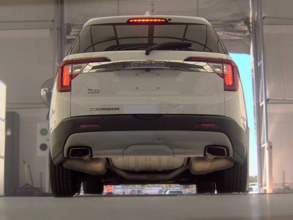 Used 2022 GMC Acadia SLE w/ Driver Convenience Package FWD image 8