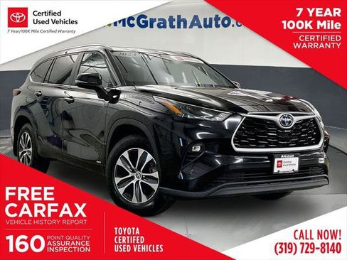 Certified 2024 Toyota Highlander XLE AWD/4WD image 1