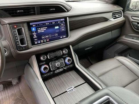 Used 2021 GMC Yukon Denali w/ Denali Premium Package image 32