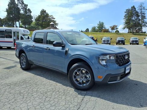 New 2025 Ford Maverick XLT w/ XLT Luxury Package image 3