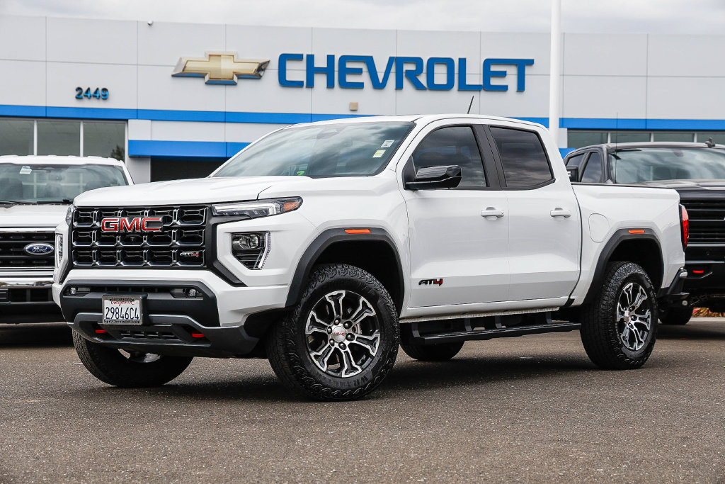 Used 2024 GMC Canyon AT4 w/ AT4 Premium Package AWD/4WD image 1