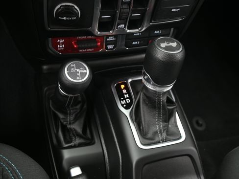 Used 2025 Jeep Wrangler Unlimited Rubicon 4xe w/ Safety Group AWD/4WD image 26