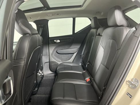 Certified 2025 Volvo XC40 B5 Plus w/ Protection Package Premier image 27