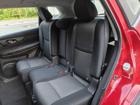 Used 2017 Nissan Rogue S AWD/4WD image 16