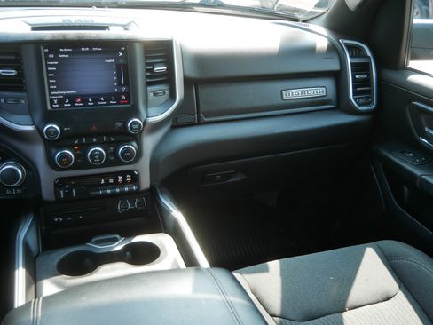 Used 2019 RAM 1500 Big Horn AWD/4WD image 11