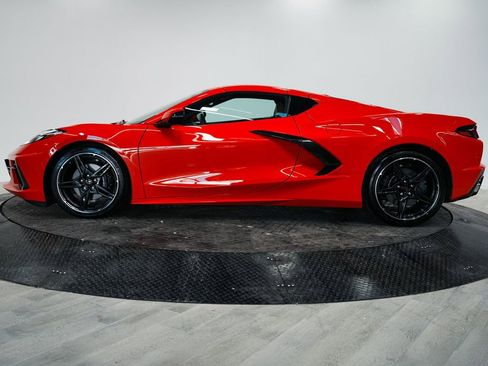 Used 2020 Chevrolet Corvette Stingray Preferred Cpe w/ 2LT Preferred Equipment Group RWD image 4