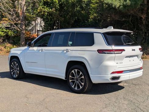 Certified 2022 Jeep Grand Cherokee L Overland w/ Luxury Tech Group IV image 3