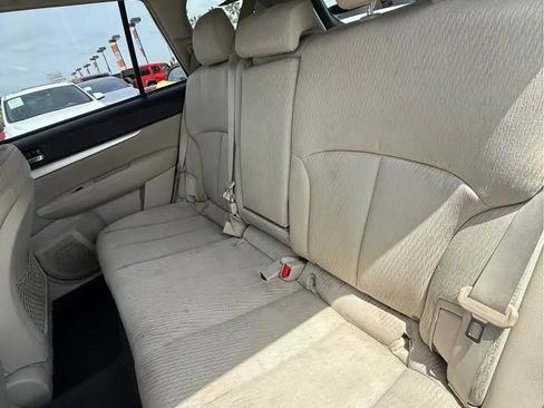 Used 2011 Subaru Outback 2.5i Premium AWD/4WD image 8