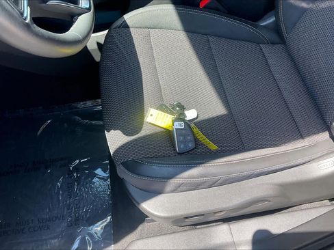 Certified 2023 Buick Envision Preferred AWD/4WD image 13