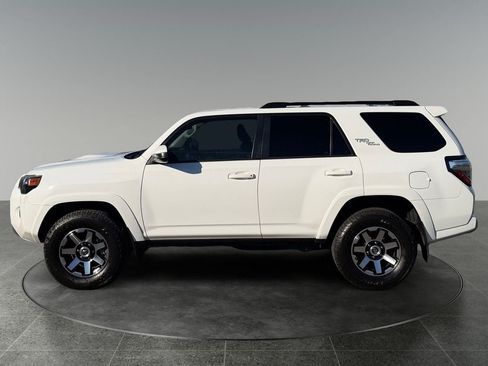 Used 2020 Toyota 4Runner TRD Off-Road AWD/4WD image 5