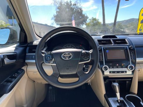 Used 2013 Toyota Camry LE image 15