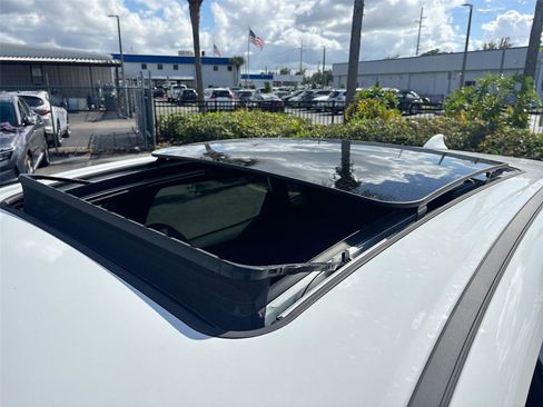 New 2025 VinFast VF 8 Plus image 22