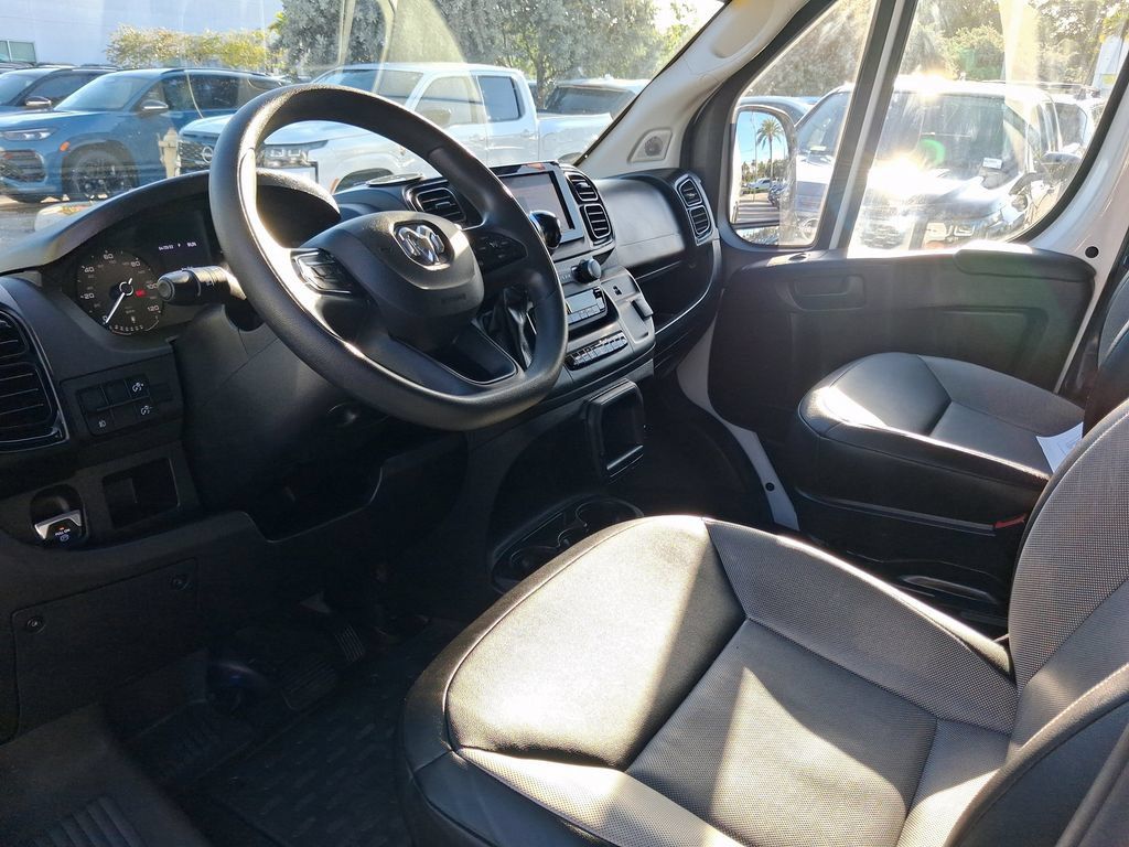Used 2025 RAM ProMaster 2500 w/ Convenience Group FWD image 12