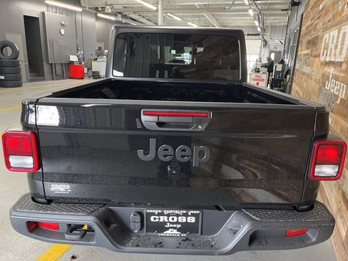 New 2026 Jeep Gladiator Sport image 24