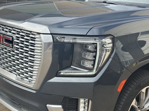 Used 2021 GMC Yukon Denali w/ Denali Premium Package image 6