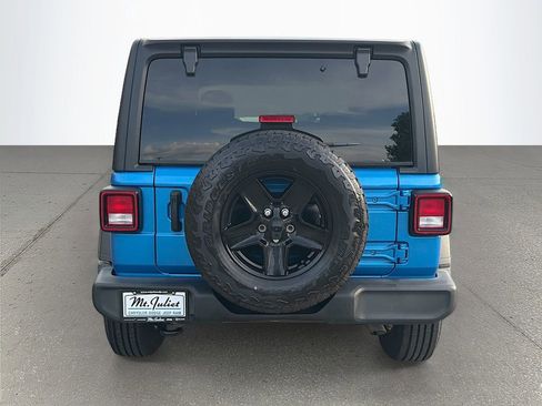 Used 2022 Jeep Wrangler Sport AWD/4WD image 5