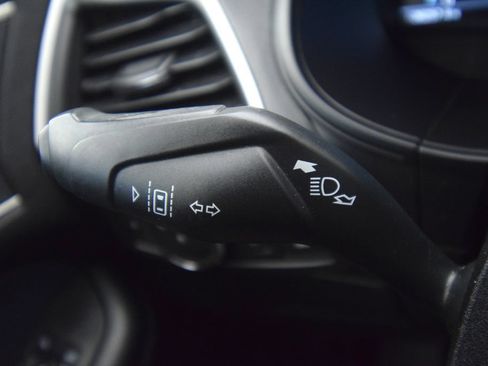 Used 2022 Ford Edge SEL w/ Sport Appearance Package AWD/4WD image 32