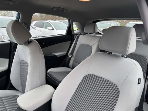 Used 2023 Hyundai Kona SE w/ Cargo Package image 19