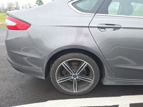 Used 2014 Ford Fusion SE w/ Equipment Group 202A image 7