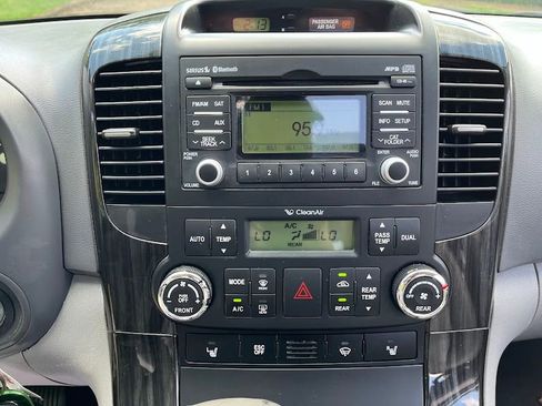 Used 2014 Kia Sedona EX w/ Luxury Package FWD image 17