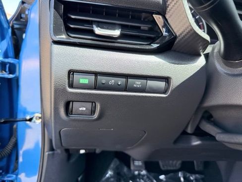 Used 2025 Nissan Sentra SV w/ All-Weather Package FWD image 12
