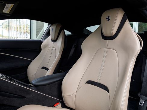 Used 2023 Ferrari Roma RWD image 10