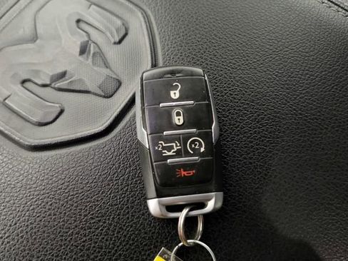 Used 2021 RAM 1500 Laramie AWD/4WD image 35
