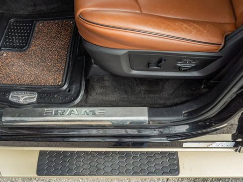 Used 2017 RAM 3500 Laramie Longhorn image 17