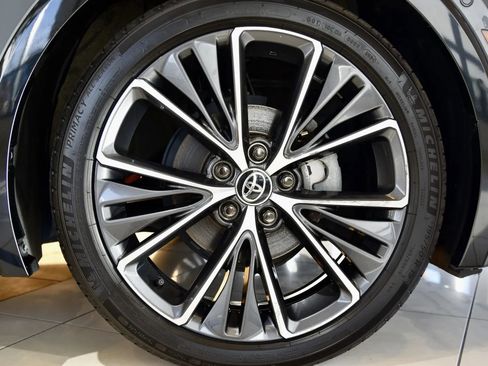 Used 2023 Toyota Prius Limited w/ Limited Premium Package image 9