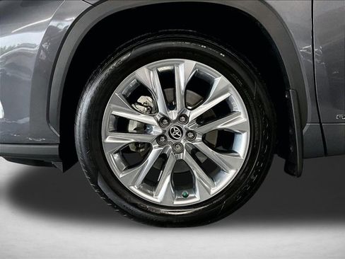 Used 2025 Toyota Highlander Limited AWD/4WD image 10