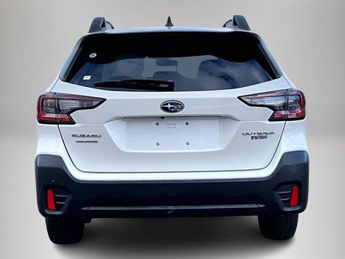 Used 2022 Subaru Outback Premium image 5