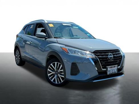 Used 2024 Nissan Kicks SV FWD image 1