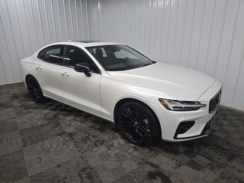 Used 2024 Volvo S60 B5 Plus w/ Climate Package image 7