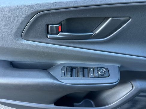 Used 2025 Toyota Prius LE image 11