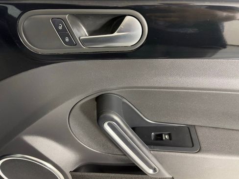 Used 2013 Volkswagen Beetle 2.5 Fender image 10