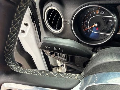 Used 2020 Jeep Wrangler Unlimited Sahara AWD/4WD image 31