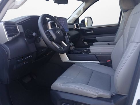 Used 2024 Toyota Tundra Limited AWD/4WD image 19