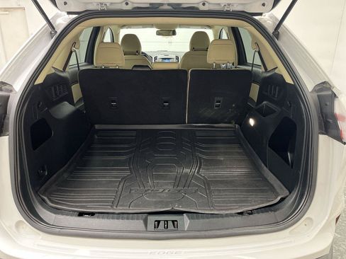 Certified 2019 Ford Edge SE w/ Cargo Accessory Package AWD/4WD image 24