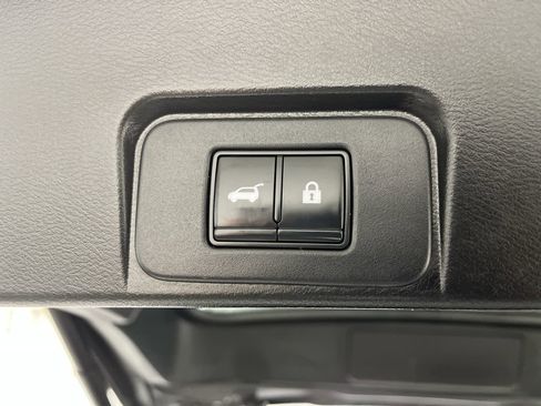 Used 2021 Nissan Rogue SL image 29