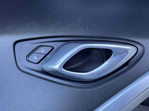 Used 2019 Chevrolet Camaro SS image 38