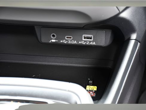 Used 2025 Subaru Crosstrek 2.5i Wilderness w/ Crosstrek Mirror Package AWD/4WD image 37