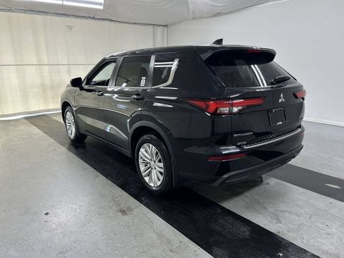 Used 2022 Mitsubishi Outlander ES AWD/4WD image 7