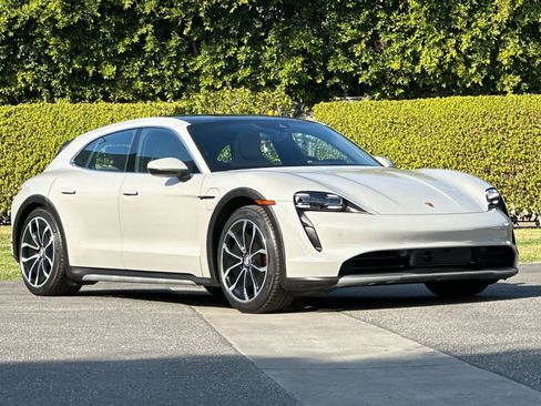 Used 2022 Porsche Taycan 4S image 10