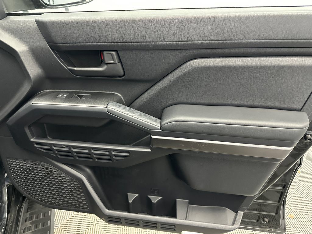 Used 2025 Toyota 4Runner SR5 AWD/4WD image 14