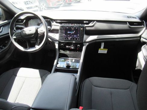 New 2026 Jeep Grand Cherokee Laredo RWD image 11