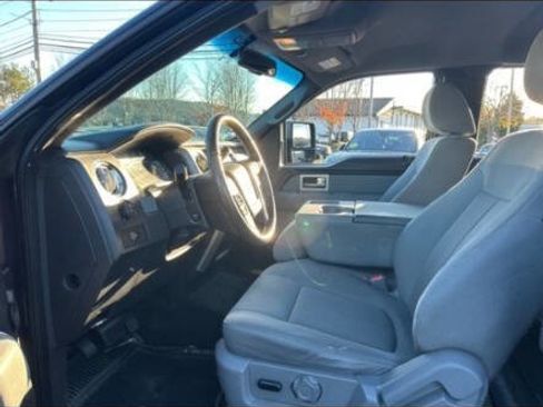 Used 2011 Ford F150 XLT w/ XLT Chrome Pkg image 9