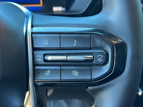 Certified 2023 Chevrolet Colorado ZR2 w/ ZR2 Convenience Package III image 27