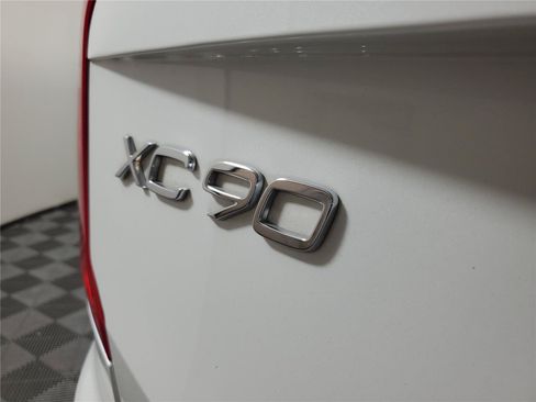 Certified 2023 Volvo XC90 B6 Core w/ Protection Package Premier AWD/4WD image 8